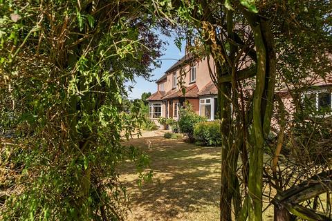 5 bedroom detached house for sale, Clows Top, Kidderminster