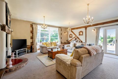 5 bedroom detached house for sale, Clows Top, Kidderminster