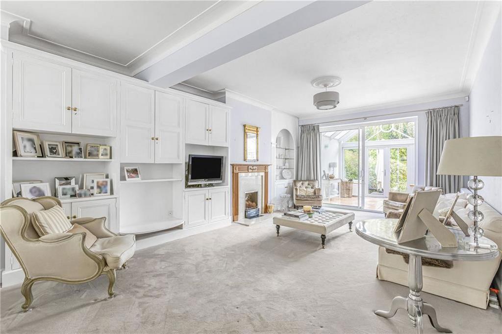 House in London - View 2