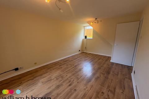 2 bedroom house to rent, Second Avenue, SUDBURY