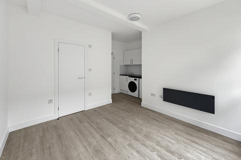 1 bedroom flat to rent, High Street, Southend-on-sea, SS1 1