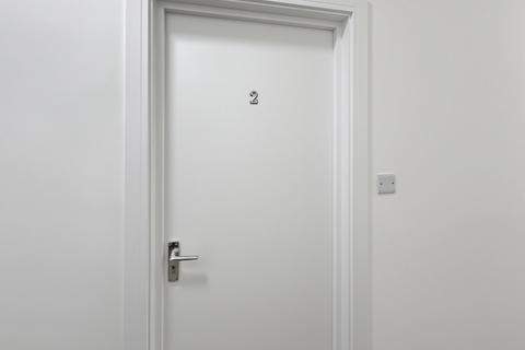 1 bedroom flat to rent, High Street, Southend-on-sea, SS1 1