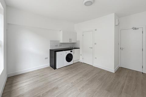 1 bedroom flat to rent, High Street, Southend-on-sea, SS1 1