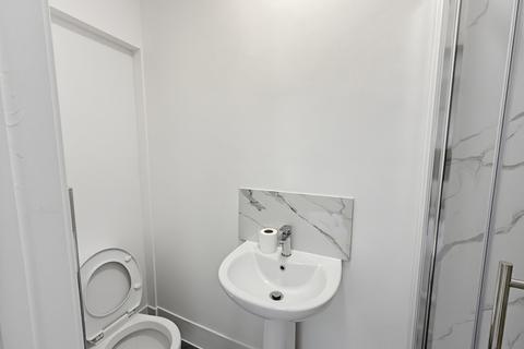 1 bedroom flat to rent, High Street, Southend-on-sea, SS1 1