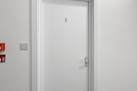 1 bedroom flat to rent, High Street, Southend-on-sea, SS1 1