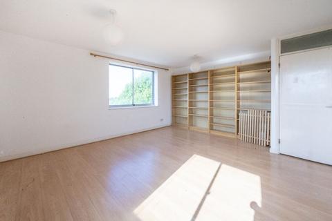 2 bedroom flat for sale, Tenbury Close, Forest Gate, London, E7