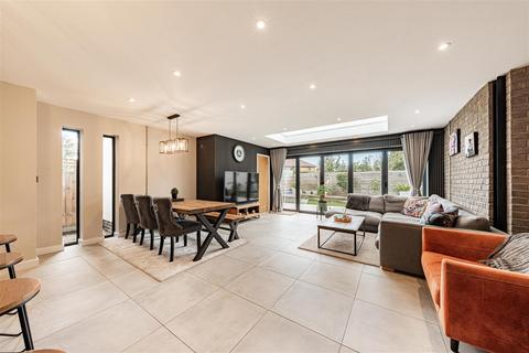 4 bedroom house for sale, Coronation Crescent, Margate