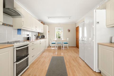 5 bedroom detached bungalow for sale, Lye Hole Lane, Redhill