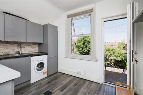 1 bedroom flat for sale, Belmore Road, Eastbourne