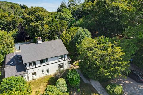 Woodland Way, Caterham, CR3