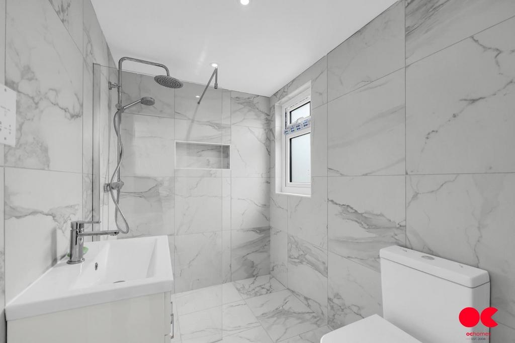 House in London - View 2