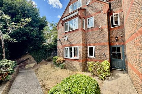 2 bedroom flat for sale, Farley Hill, Luton, LU1