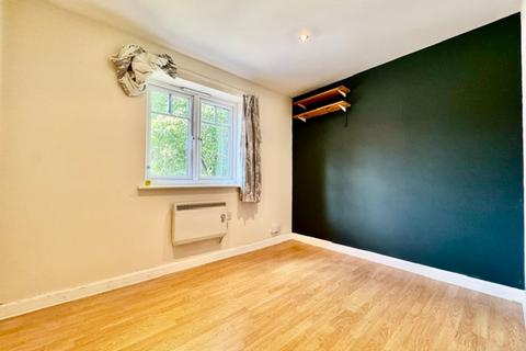 2 bedroom flat for sale, Farley Hill, Luton, LU1