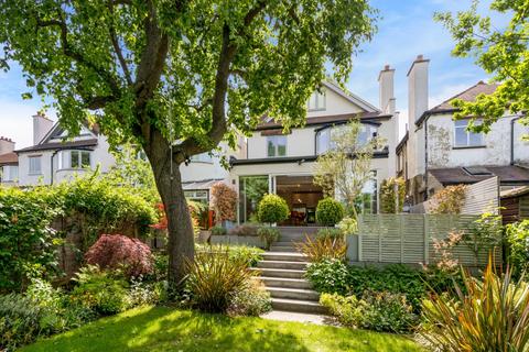 5 bedroom house to rent, Vallance Road London N22