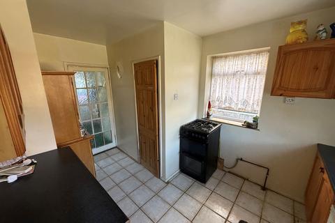 3 bedroom semi-detached house for sale, Raynville Drive, Bramley, LEEDS