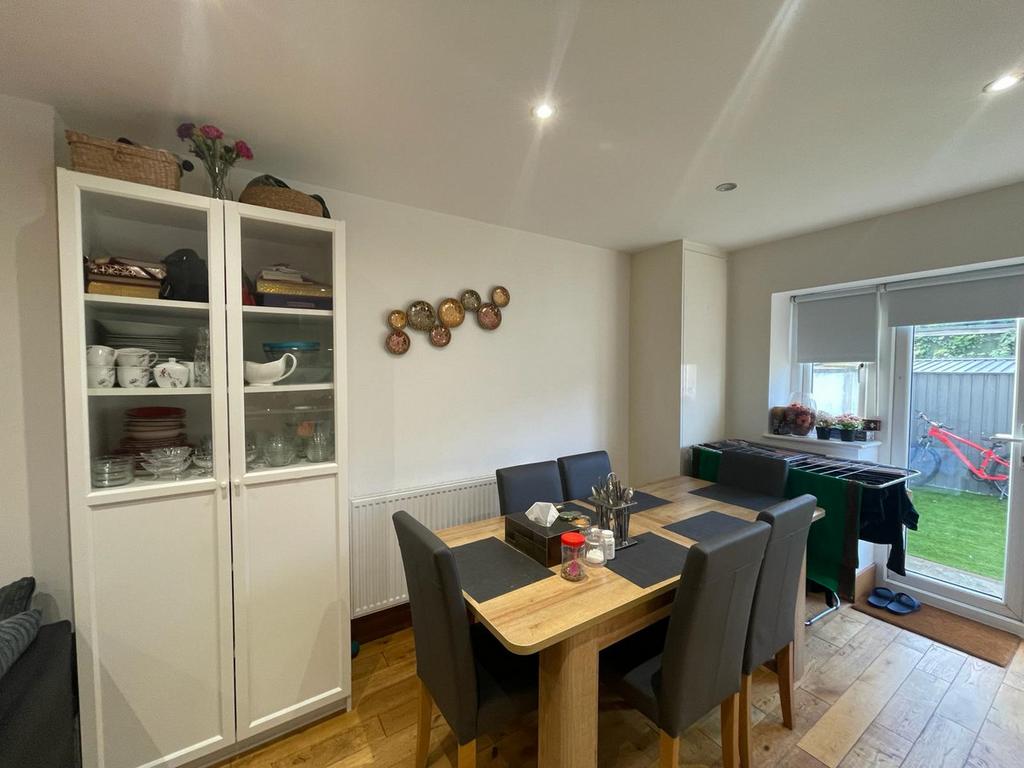 House in London - View 2
