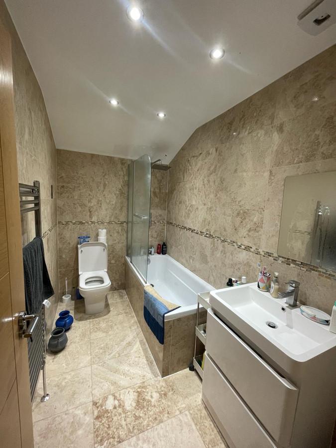 House in London - View 5