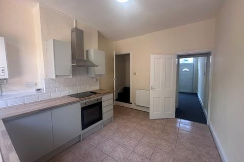 3 bedroom terraced house to rent, Park Street, Kidderminster, DY11