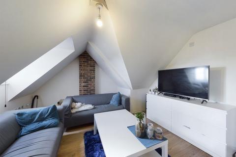 2 bedroom apartment to rent, Main Ridge West, Boston