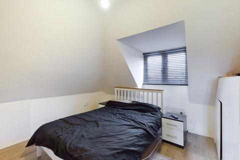 2 bedroom apartment to rent, Main Ridge West, Boston