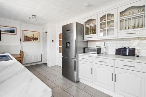 2 bedroom end of terrace house for sale, The Cherries, Wexham