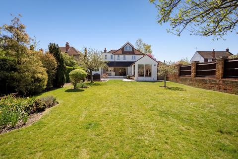 4 bedroom detached house to rent, Green Lane Windsor SL4