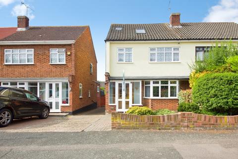 Arlington Gardens, Romford, RM3