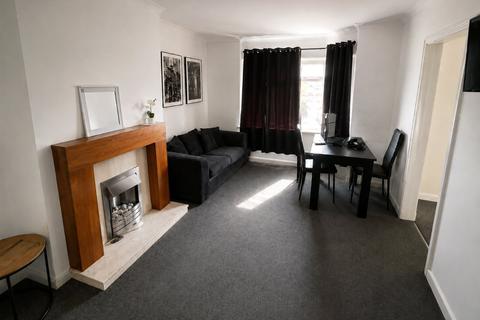 2 bedroom maisonette for sale, Bridge Road, Greater London TW7