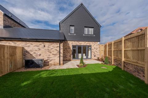 3 bedroom link detached house for sale, The Burnham at Deanfield Square, Littlebrook Avenue, Slough SL2 2PF