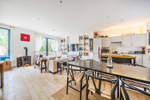 Alma Place, Crystal Palace, London, SE19