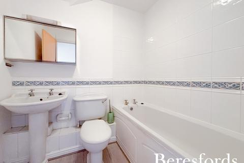2 bedroom apartment to rent, Abraham Court, Abraham Court, RM14
