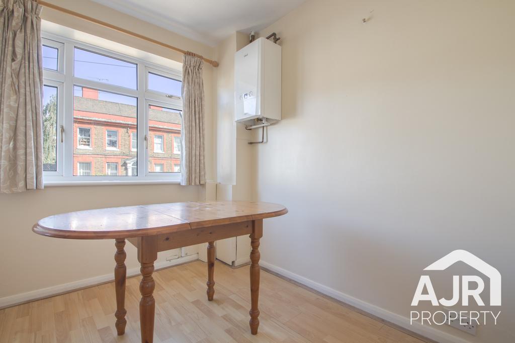 Apartment in Dartford - View 5