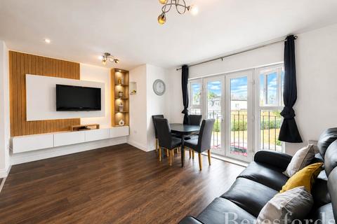 2 bedroom apartment for sale, Stafford Avenue, Hornchurch, RM11