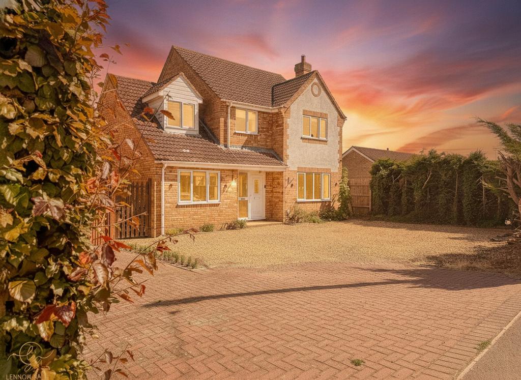 Detached house exterior, driveway