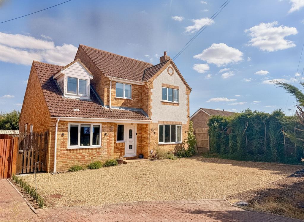 Detached house exterior, driveway