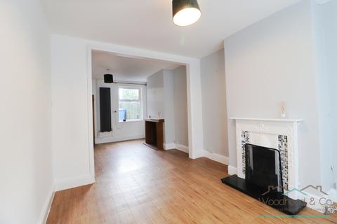 3 bedroom terraced house to rent, Ragdale Street, Rothwell, NN14 6DE