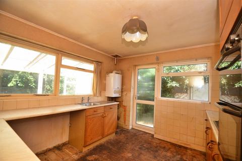3 bedroom semi-detached bungalow for sale, SEAVIEW