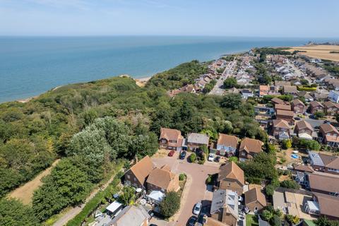 4 bedroom detached house for sale, Wantsum Close, Herne Bay, Kent, CT6
