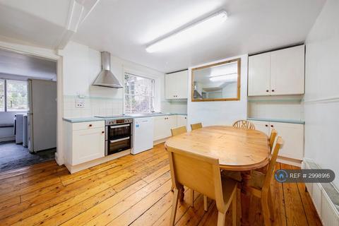 6 bedroom terraced house to rent, Nettleton Road, London, SE14