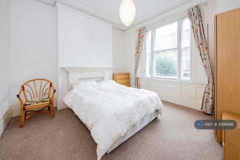 6 bedroom terraced house to rent, Nettleton Road, London, SE14