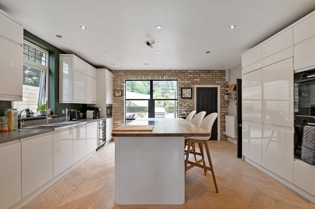 House in Reading, Tilehurst - View 2