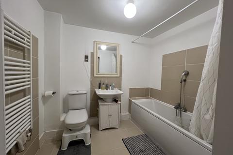 2 bedroom flat to rent, Budshead Road, PLYMOUTH
