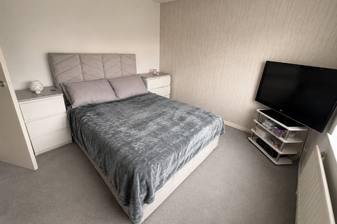 2 bedroom maisonette for sale, Devon Green, Cannock