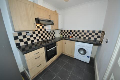 1 bedroom flat to rent, Heath Park Road, Romford RM2