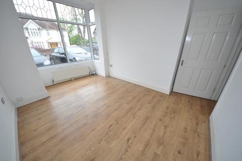 1 bedroom flat to rent, Heath Park Road, Romford RM2