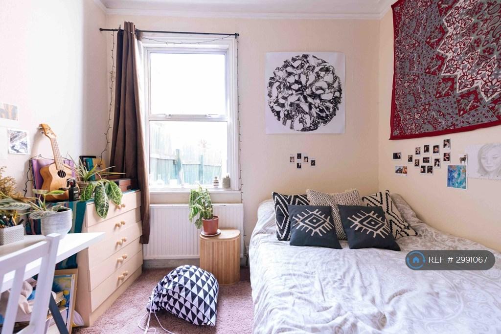 House in London - View 2