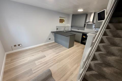 1 bedroom property to rent, Waller Avenue, LUTON, LU4