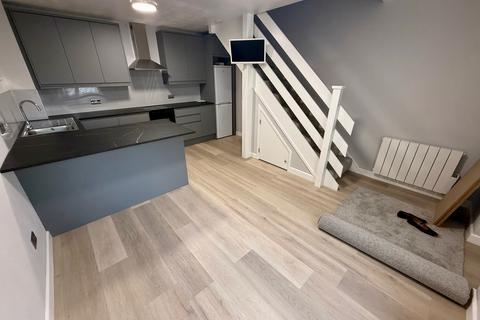 1 bedroom property to rent, Waller Avenue, LUTON, LU4