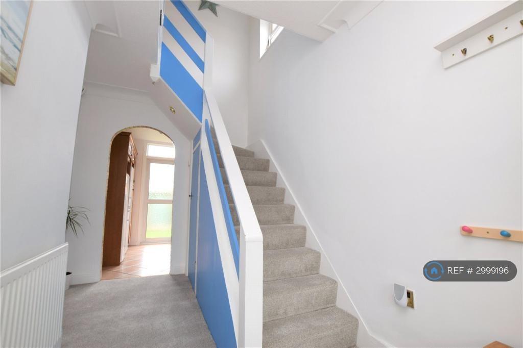 House in Romford - More