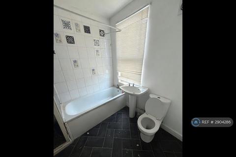 2 bedroom terraced house to rent, Luxor Road, Leeds, LS8